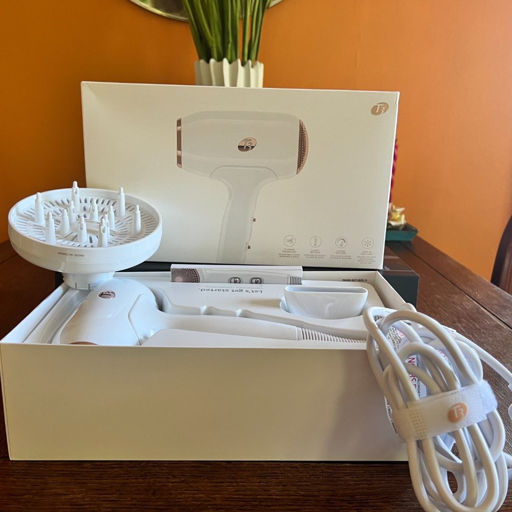 New in Box T3 Fit Compact Hair Dryer PLUS Diffuser ~~Total MSRP $180~~
